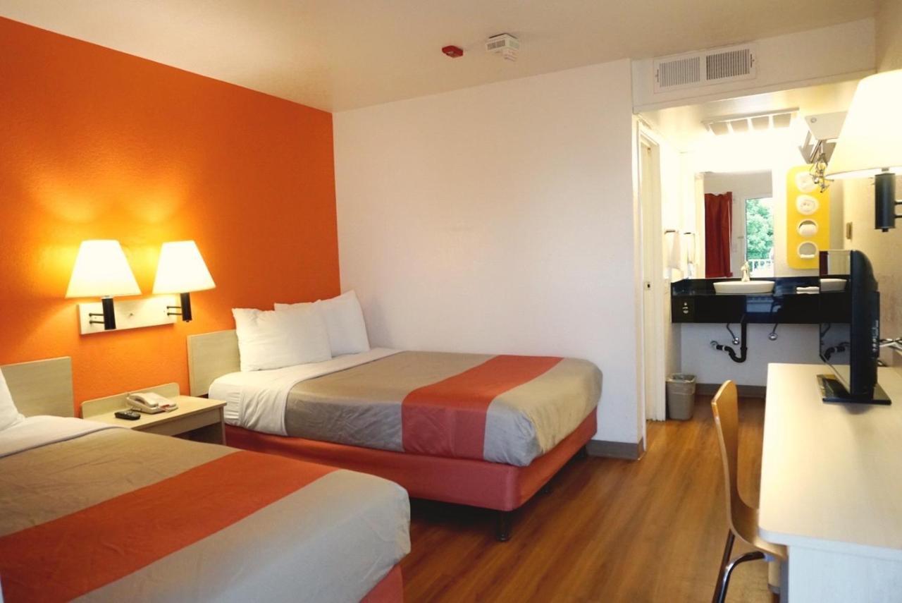Motel 6-Flagstaff, Az - Butler Екстер'єр фото