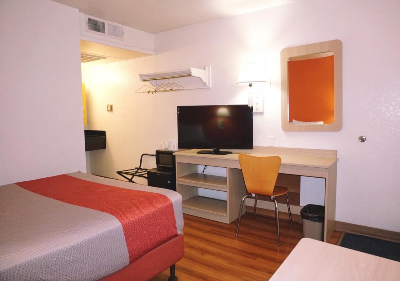 Motel 6-Flagstaff, Az - Butler Екстер'єр фото