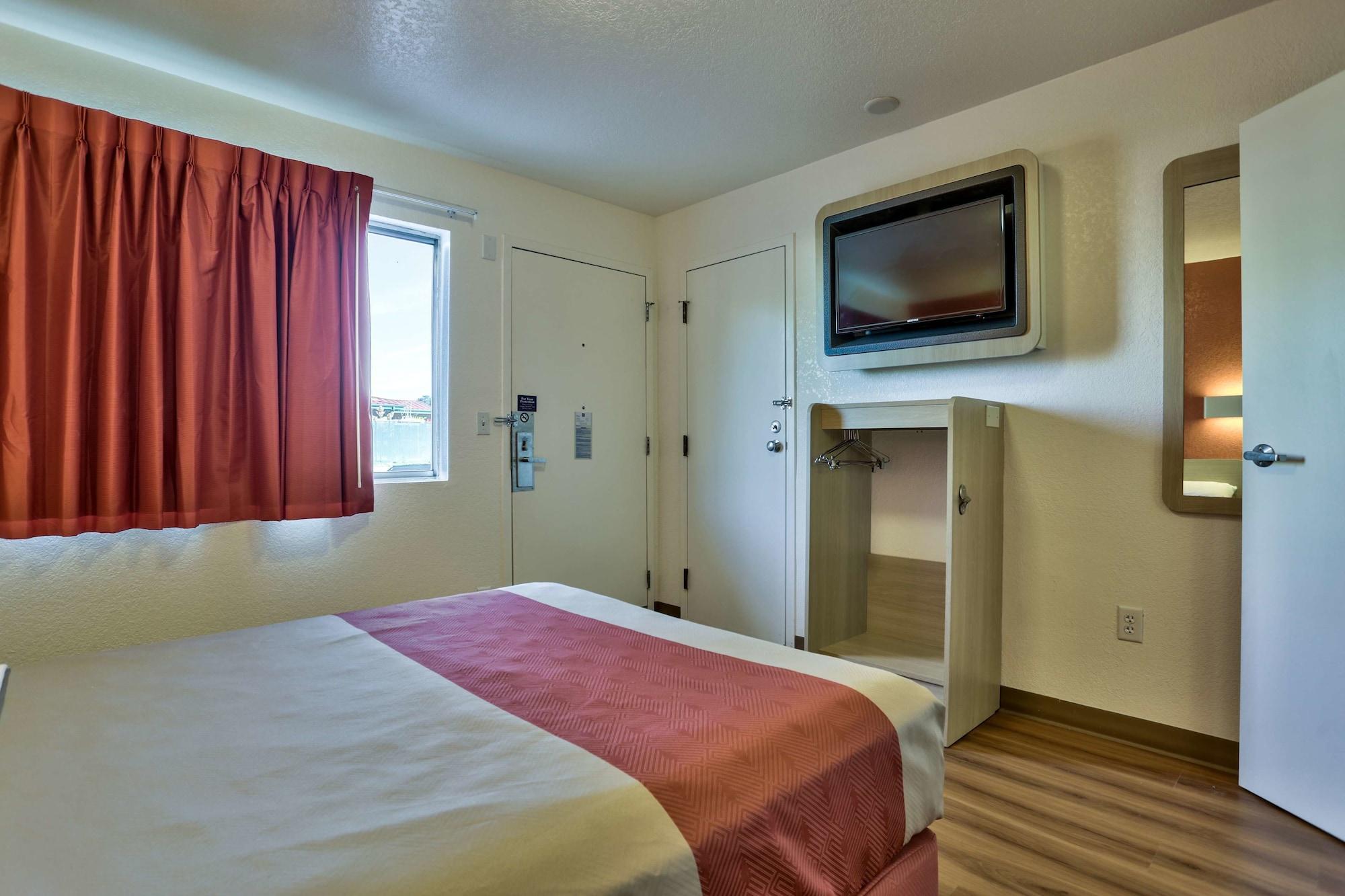 Motel 6-Flagstaff, Az - Butler Екстер'єр фото