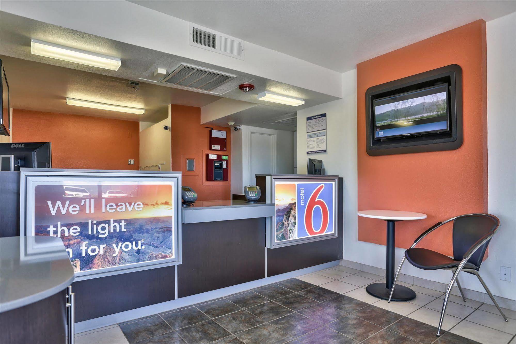 Motel 6-Flagstaff, Az - Butler Екстер'єр фото